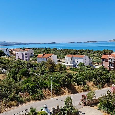 שיבניק Apartment Luka With Balcony, Sea View And Free Parking מראה חיצוני תמונה