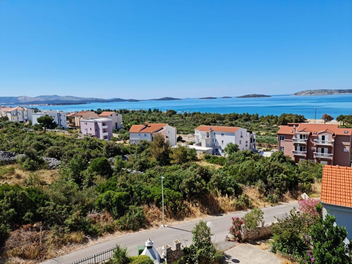 שיבניק Apartment Luka With Balcony, Sea View And Free Parking מראה חיצוני תמונה