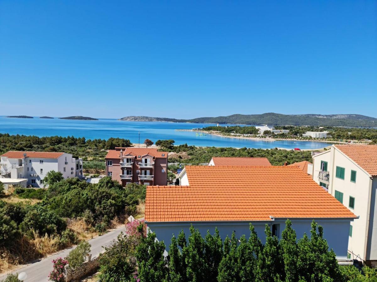 שיבניק Apartment Luka With Balcony, Sea View And Free Parking מראה חיצוני תמונה