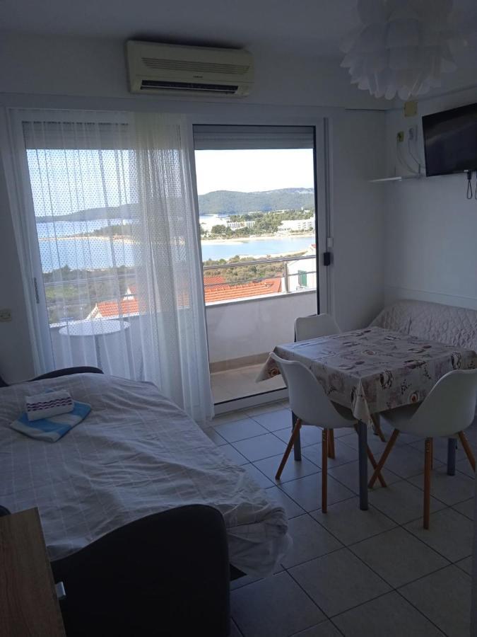 שיבניק Apartment Luka With Balcony, Sea View And Free Parking מראה חיצוני תמונה
