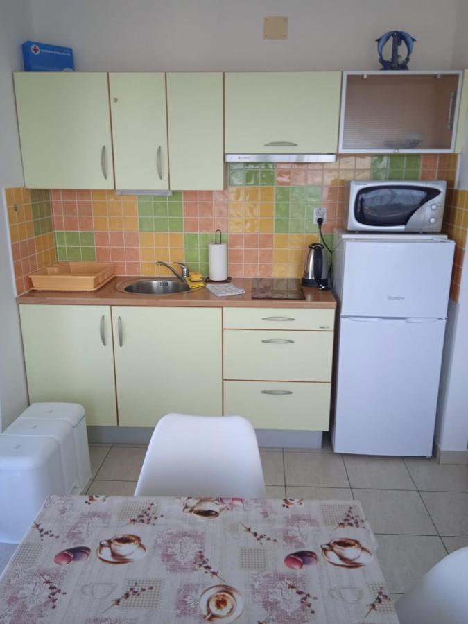 שיבניק Apartment Luka With Balcony, Sea View And Free Parking מראה חיצוני תמונה
